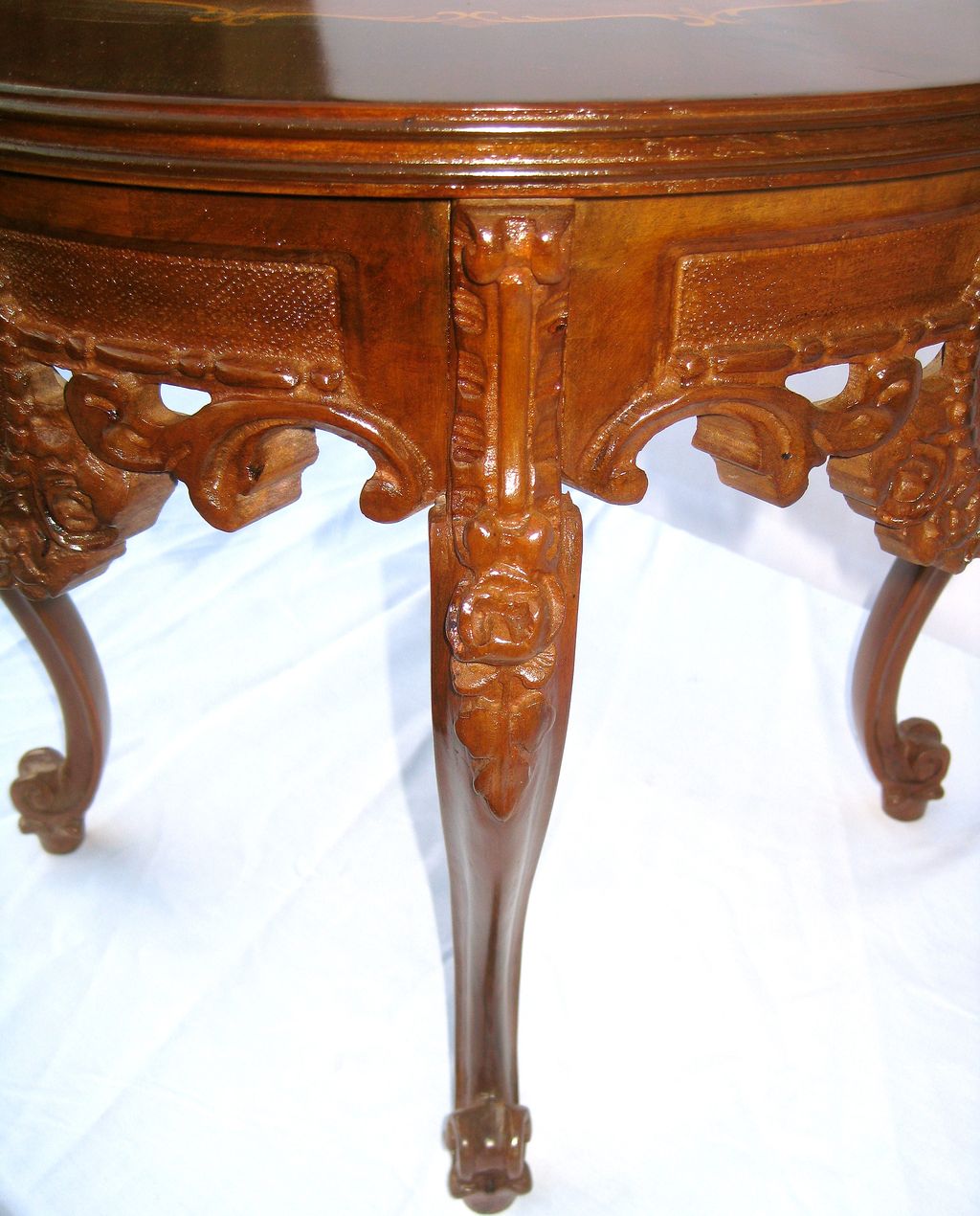 Stunning French Walnut Side Table w Inlay Marquetry Stunning French Walnut Side Table w Inlay Marquetry