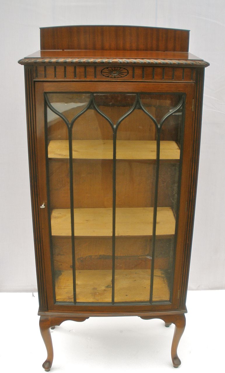 Queen Ann Mahogany Display Cabinet, Turn of the Century Queen Ann Mahogany Display Cabinet, Turn of the Century