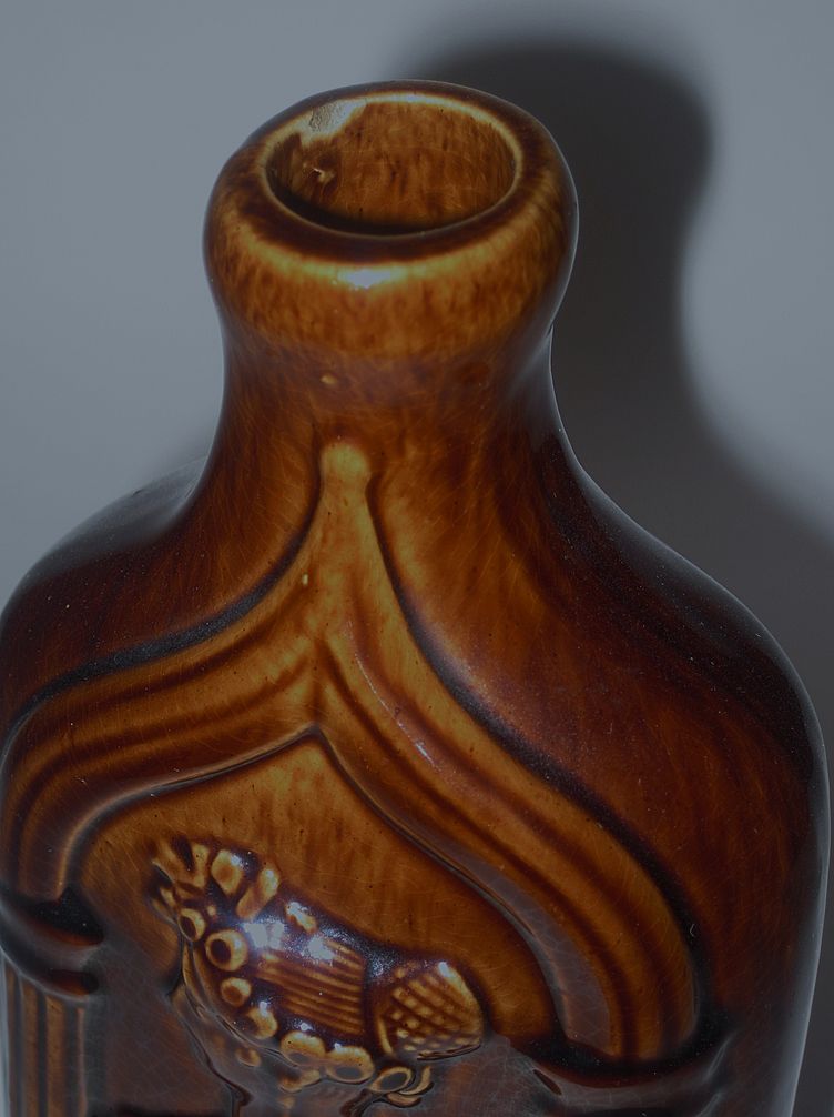 Rockingham Flask Queen Victoria And The Duchess Of Kent Rockingham Flask Queen Victoria And The Duchess Of Kent