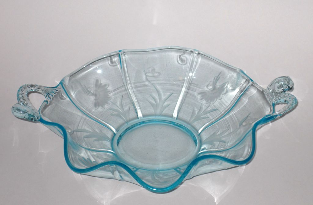 Vintage Fenton Large Aqua Dolphin Bowl Vintage Fenton Large Aqua Dolphin Bowl