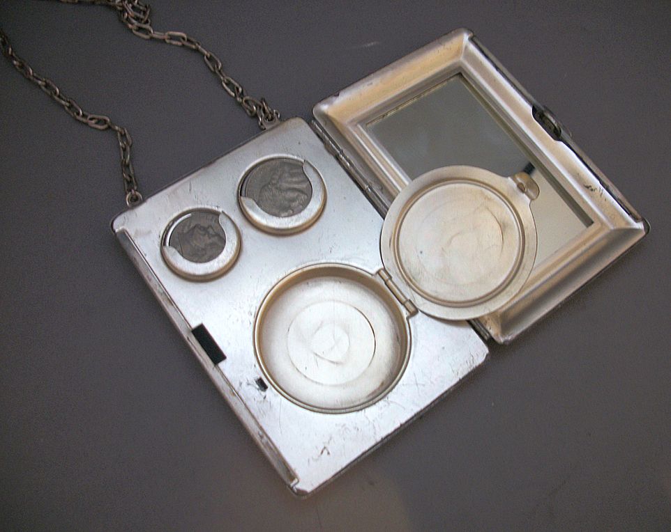 Charming Art Nouveau Ladies Compact - Purse Charming Art Nouveau Ladies Compact - Purse