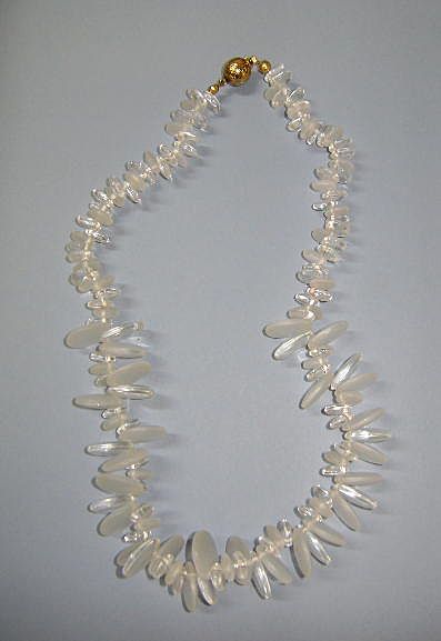 VINTAGE Beautiful Glass Disc Necklace 15 inch VINTAGE Beautiful Glass Disc Necklace 15 inch