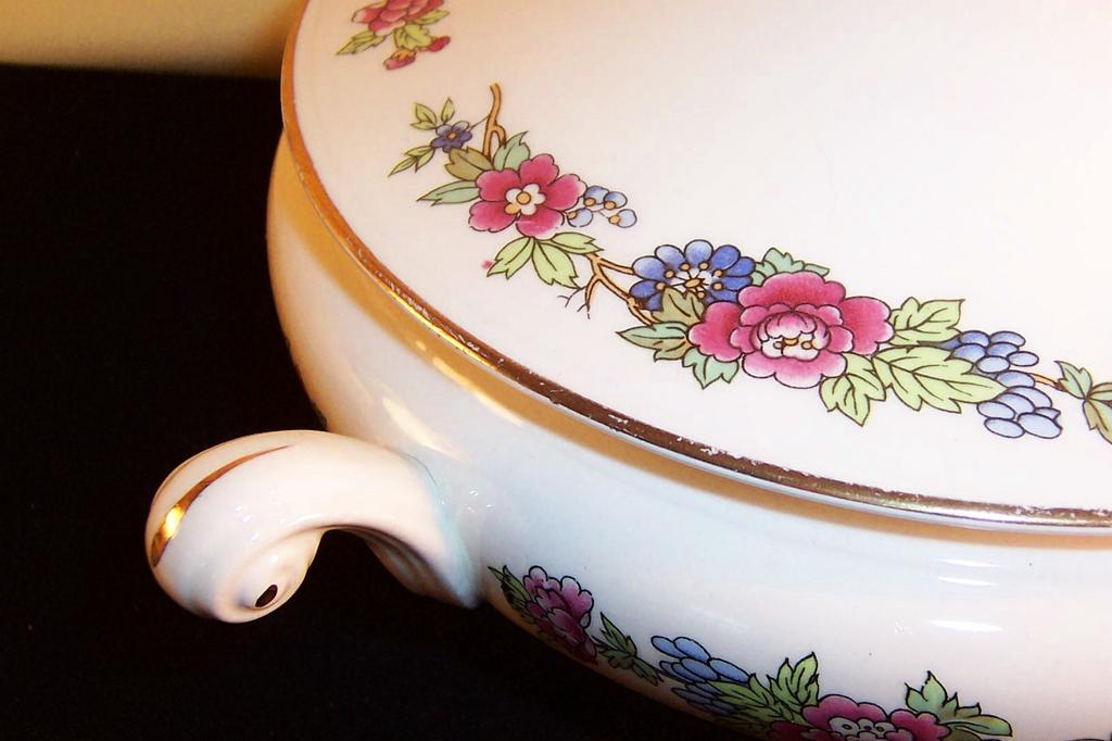 Homer Laughlin Nautilus ~ BRISTOL ~ Covered Vegetable Serving Bowl / Casserole Homer Laughlin Nautilus ~ BRISTOL ~ Covered Vegetable Serving Bowl / Casserole