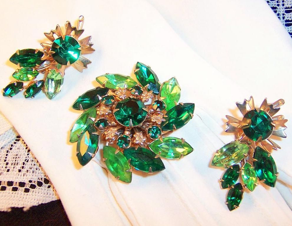 Go Sparkling Green! with this Rhinestone Pin Wheel Brooch & Earring Set Go Sparkling Green! with this Rhinestone Pin Wheel Brooch & Earring Set