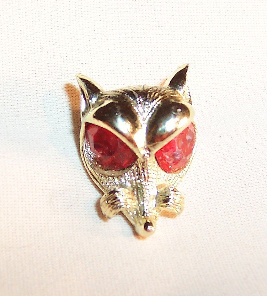 Signed Nemo - Red Eyed Sly Fox Pin Signed Nemo - Red Eyed Sly Fox Pin