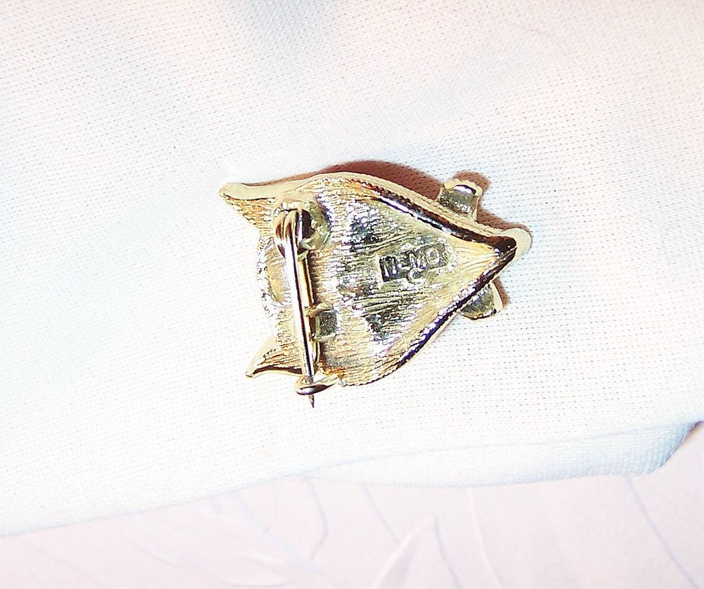 Signed Nemo - Red Eyed Sly Fox Pin Signed Nemo - Red Eyed Sly Fox Pin