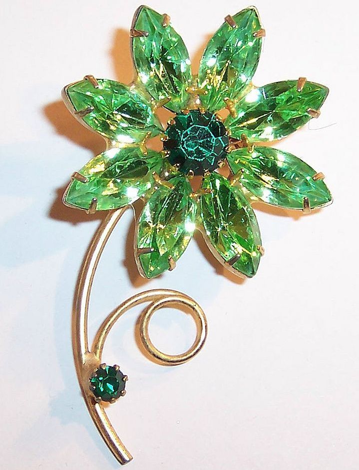 Popular Peridot Green Rhinestone Flower Pin Popular Peridot Green Rhinestone Flower Pin