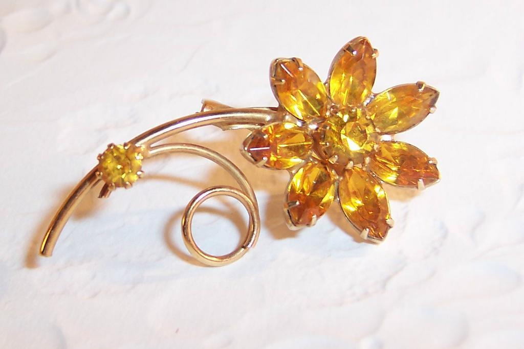 Popular Peridot Green Rhinestone Flower Pin Popular Peridot Green Rhinestone Flower Pin