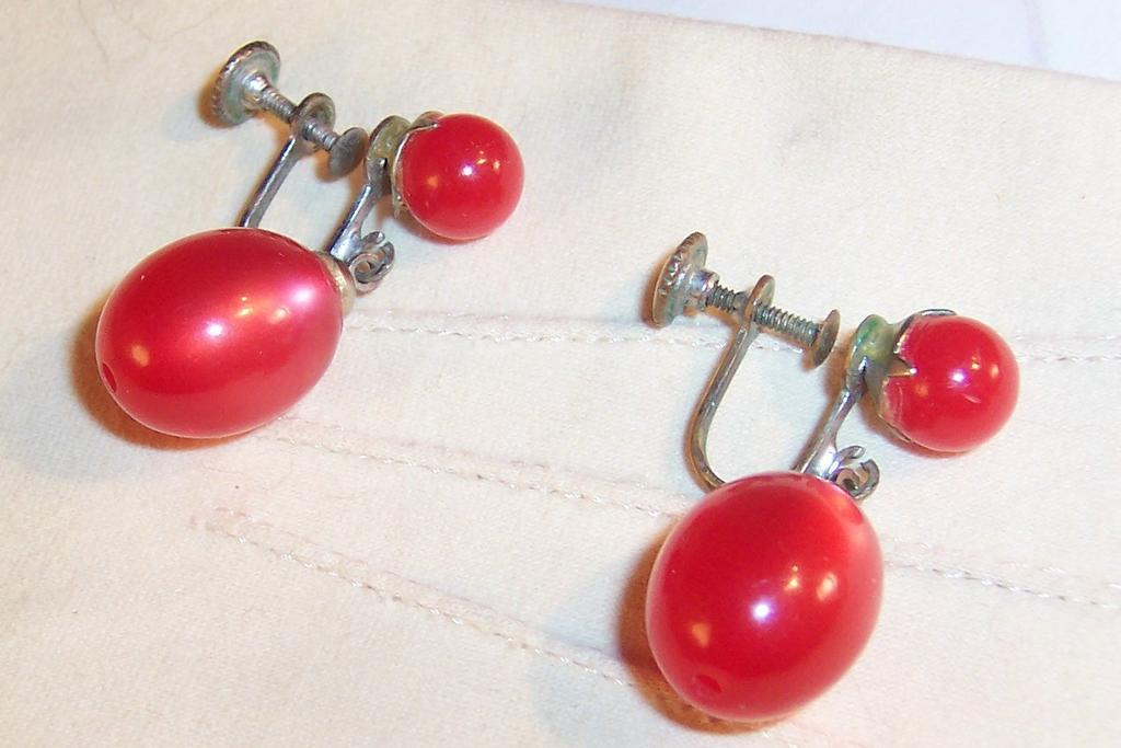 Red Vintage Moonglow Lucite Earrings Red Vintage Moonglow Lucite Earrings
