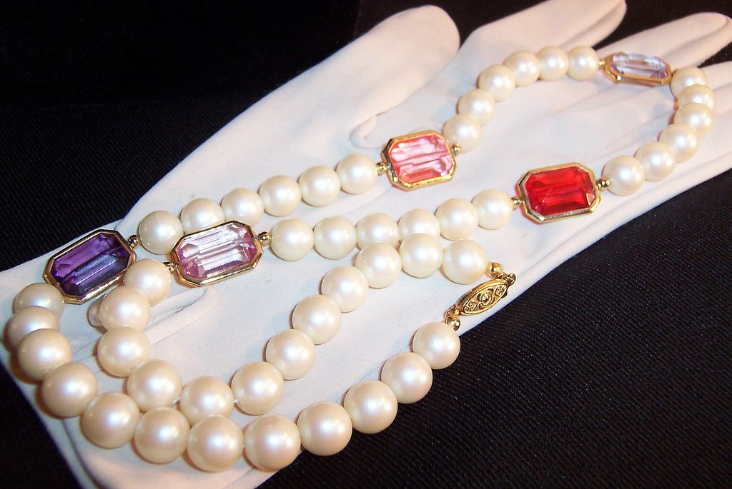 Pastel Faceted Glass & Simulated Pearls Necklace & Earrings Pastel Faceted Glass & Simulated Pearls Necklace & Earrings