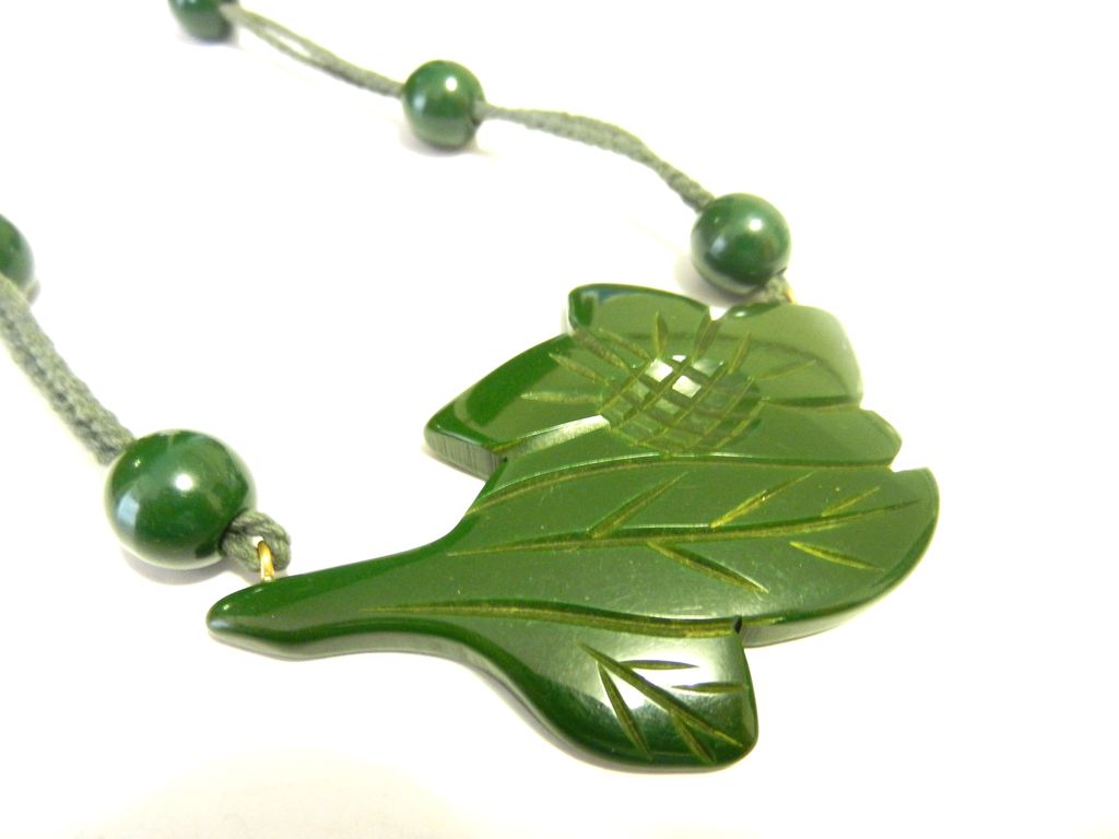 Vintage Carved Bakelite Necklace Forest Green Vintage Carved Bakelite Necklace Forest Green