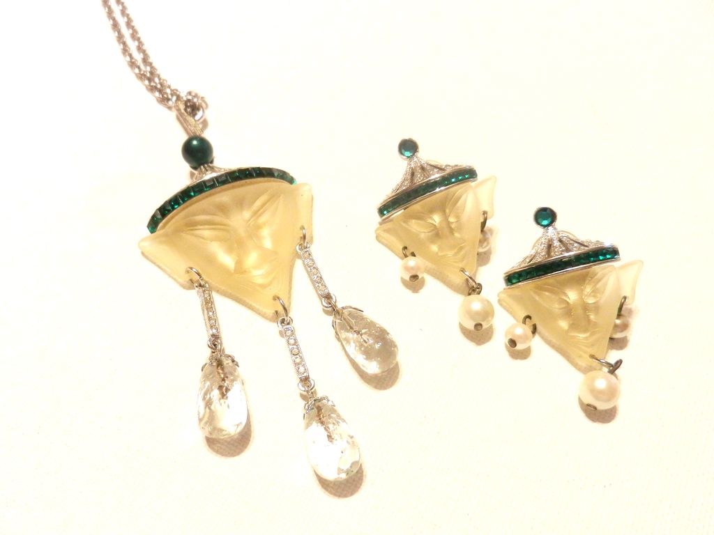 Art Deco Inc. Chinaman Necklace and Earrings Chinese Set Heirlooms of Tomorrow Art Deco Inc. Chinaman Necklace and Earrings Chinese Set Heirlooms of Tomorrow