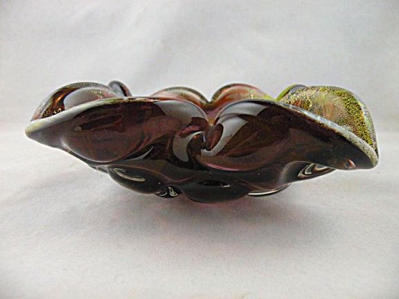 Murano Glass Ashtray with Filigrana, Gold, and Molded Knobs Murano Glass Ashtray with Filigrana, Gold, and Molded Knobs