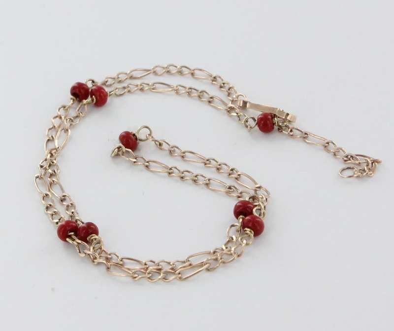 Vintage 14 Karat Yellow Gold Coral Necklace Fine Estate Jewelry Pre-Owned Used Vintage 14 Karat Yellow Gold Coral Necklace Fine Estate Jewelry Pre-Owned Used
