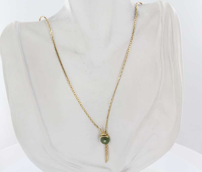 Vintage 14 Karat Yellow Gold Diamond Jade Pendant Necklace Fine Estate Jewelry Used Vintage 14 Karat Yellow Gold Diamond Jade Pendant Necklace Fine Estate Jewelry Used