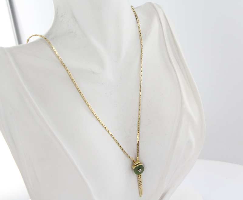 Vintage 14 Karat Yellow Gold Diamond Jade Pendant Necklace Fine Estate Jewelry Used Vintage 14 Karat Yellow Gold Diamond Jade Pendant Necklace Fine Estate Jewelry Used