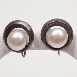 Vintage Estate Designer Mikimoto Button Pearl Silver Earrings Fine Old Heirloom Pre Owned Used Jewelry Vintage Estate Designer Mikimoto Button Pearl Silver Earrings Fine Old Heirloom Pre Owned Used Jewelry