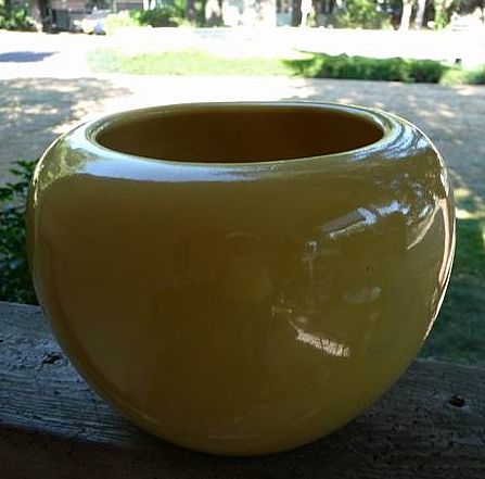 Bauer Pottery L. A. California USA Vintage 1930's~1940's Fred Johnson Yellow Rose Bowl Vase 4 1/4" Bauer Pottery L. A. California USA Vintage 1930's~1940's Fred Johnson Yellow Rose Bowl Vase 4 1/4"