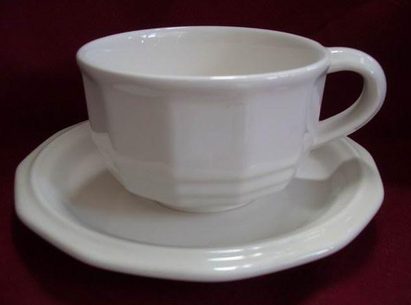 Vintage Pfaltzgraff Heritage Dinnerware 16 Pieces Plus Vintage Pfaltzgraff Heritage Dinnerware 16 Pieces Plus