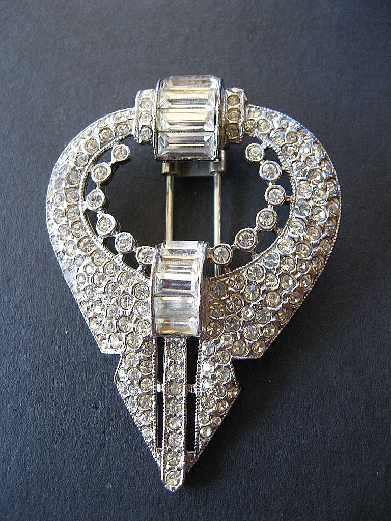 Magnificent- signed Donald Stannard- Elegant- dress/fur Clip Magnificent- signed Donald Stannard- Elegant- dress/fur Clip