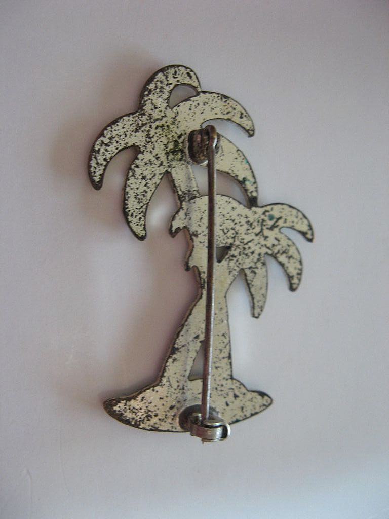 Vintage-enameled Palm tree Pin Vintage-enameled Palm tree Pin
