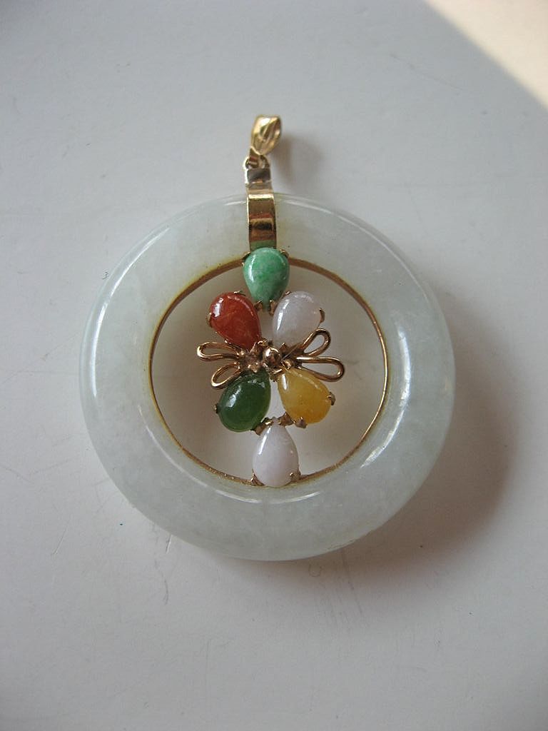 Beautiful Jade pendant Beautiful Jade pendant