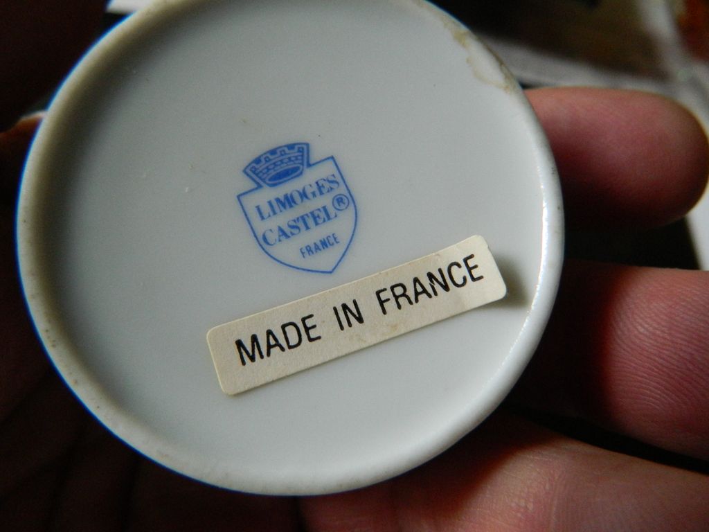 Hand painted- Limoges porcelain trinket-Box Hand painted- Limoges porcelain trinket-Box