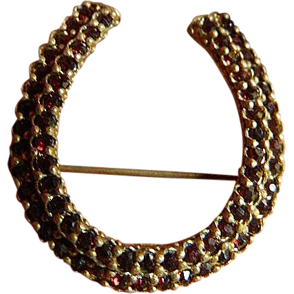 Beautiful Czech garnet- Horse shoe -Pin Beautiful Czech garnet- Horse shoe -Pin