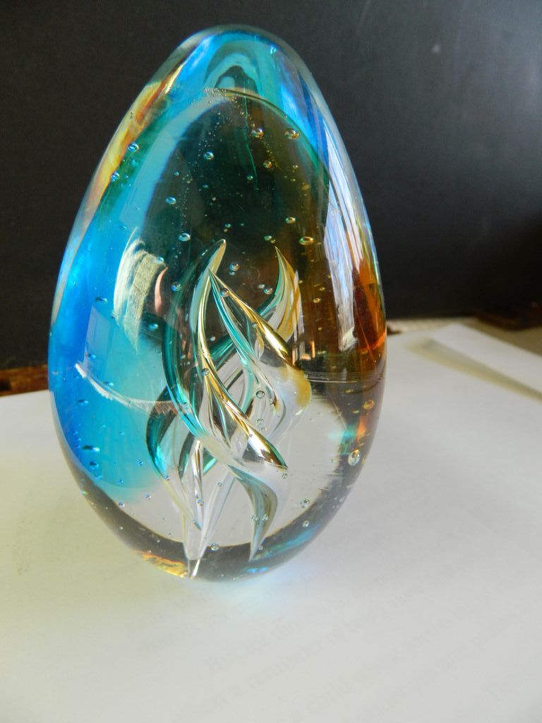 Beautiful hand blown- Paper weight Beautiful hand blown- Paper weight