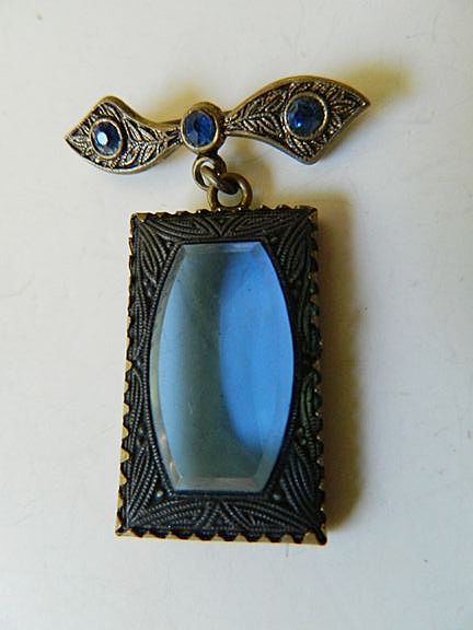 Beautiful Victorian pin With large glass Stone Beautiful Victorian pin With large glass Stone