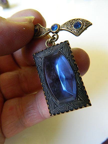Beautiful Victorian pin With large glass Stone Beautiful Victorian pin With large glass Stone