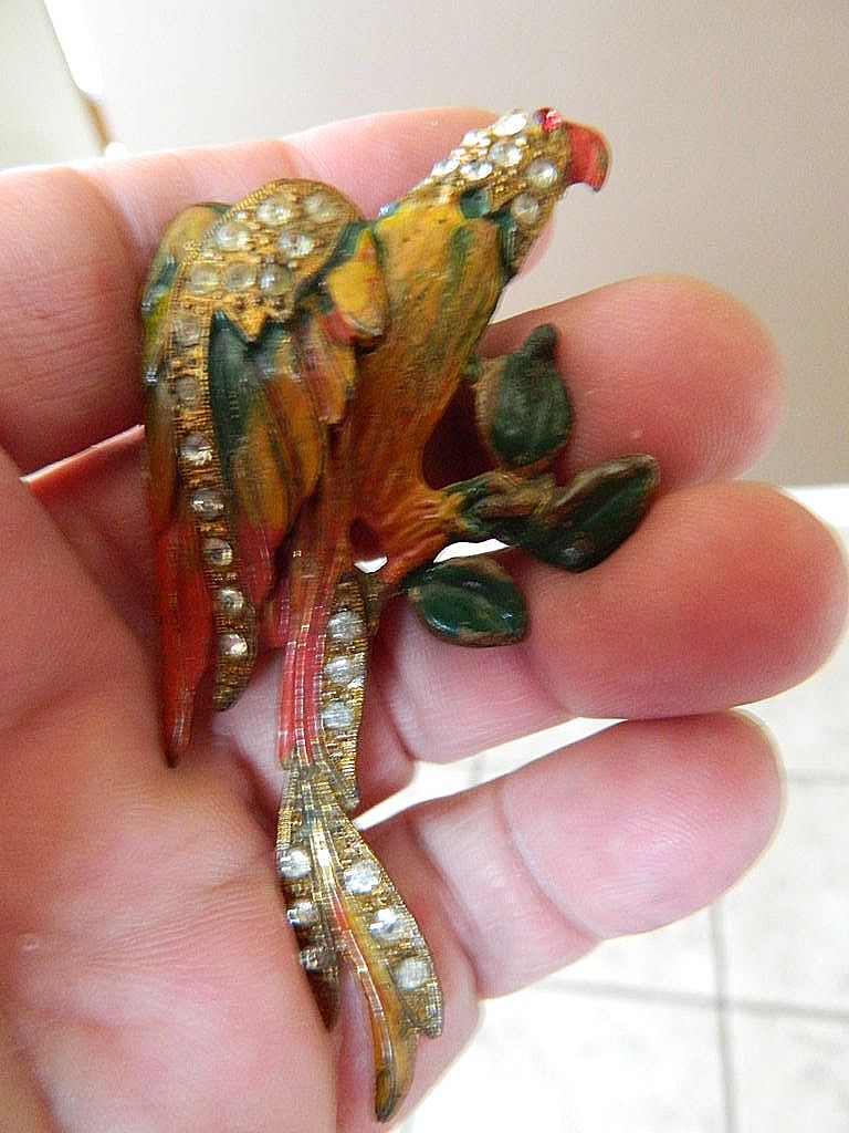 Vintage- enameled-Parrot pin Vintage- enameled-Parrot pin