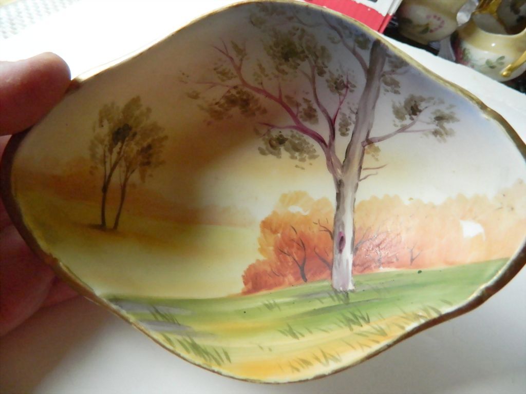 Vintage-Hand painted- beautiful signed Nippon bowl Vintage-Hand painted- beautiful signed Nippon bowl