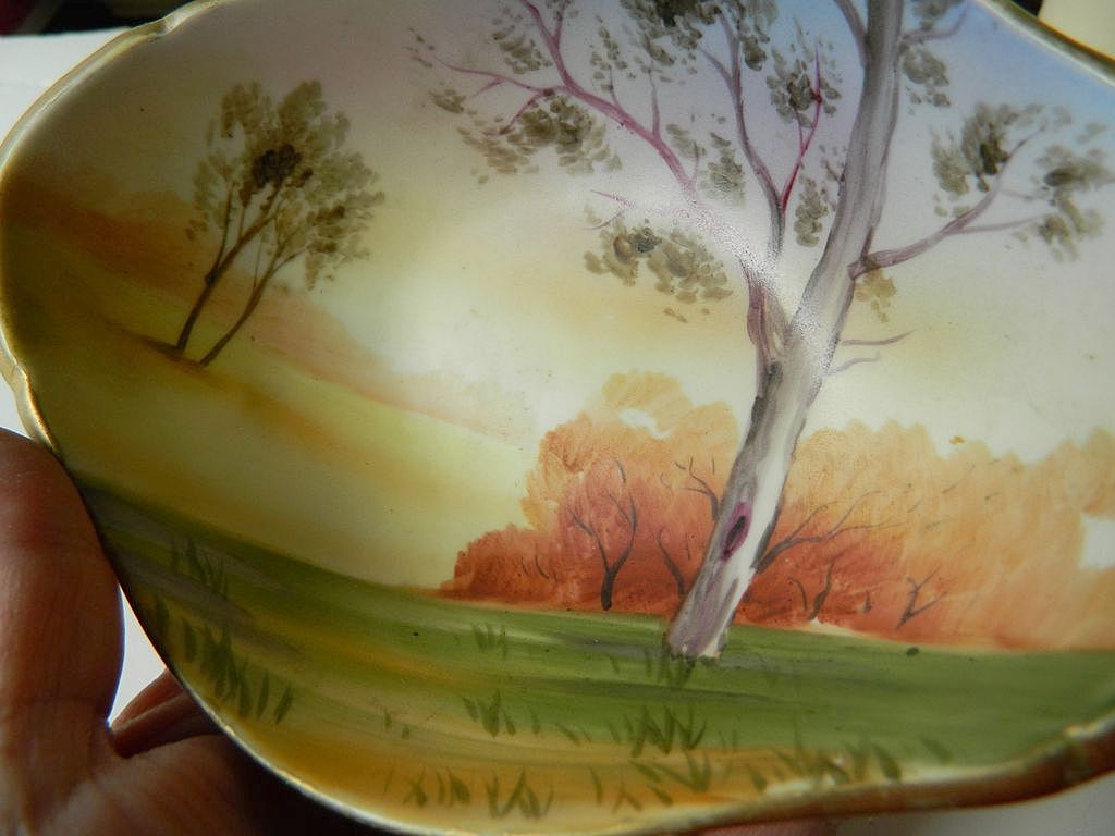 Vintage-Hand painted- beautiful signed Nippon bowl Vintage-Hand painted- beautiful signed Nippon bowl