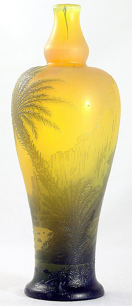 Devez Palm Tree Pattern Cameo Vase Devez Palm Tree Pattern Cameo Vase