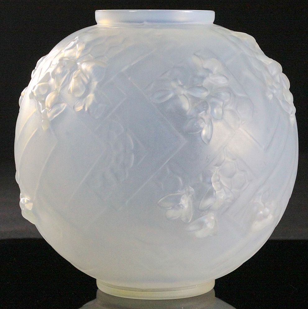 Sabino "Les Abeilles" Opalescent Vase Sabino "Les Abeilles" Opalescent Vase