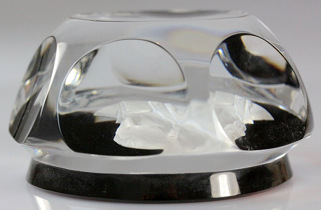 Baccarat Limited Edition Sulphide Paperweight of James Monroe Baccarat Limited Edition Sulphide Paperweight of James Monroe