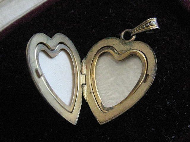 Vintage Heart Shaped Locket "Helen" Vintage Heart Shaped Locket "Helen"