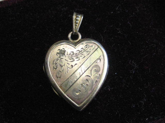Vintage Heart Shaped Locket "Helen" Vintage Heart Shaped Locket "Helen"