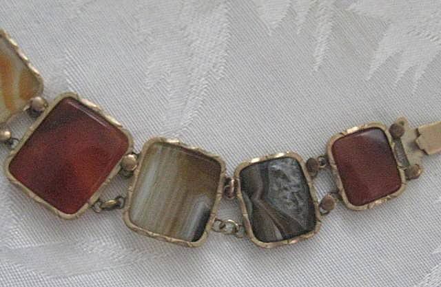 Scottish Victorian Gold Bracelet with Agates and Carnelian Scottish Victorian Gold Bracelet with Agates and Carnelian