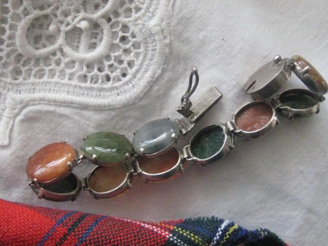Victorian Scottish Agate Bracelet With Smaller Stones Victorian Scottish Agate Bracelet With Smaller Stones