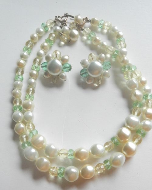 Richelieu Lemon and Lime Necklace and Earring Set Richelieu Lemon and Lime Necklace and Earring Set
