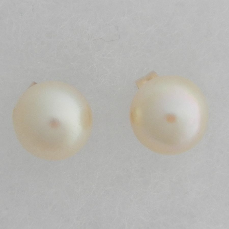 14K Pearl Stud Earrings 14K Pearl Stud Earrings