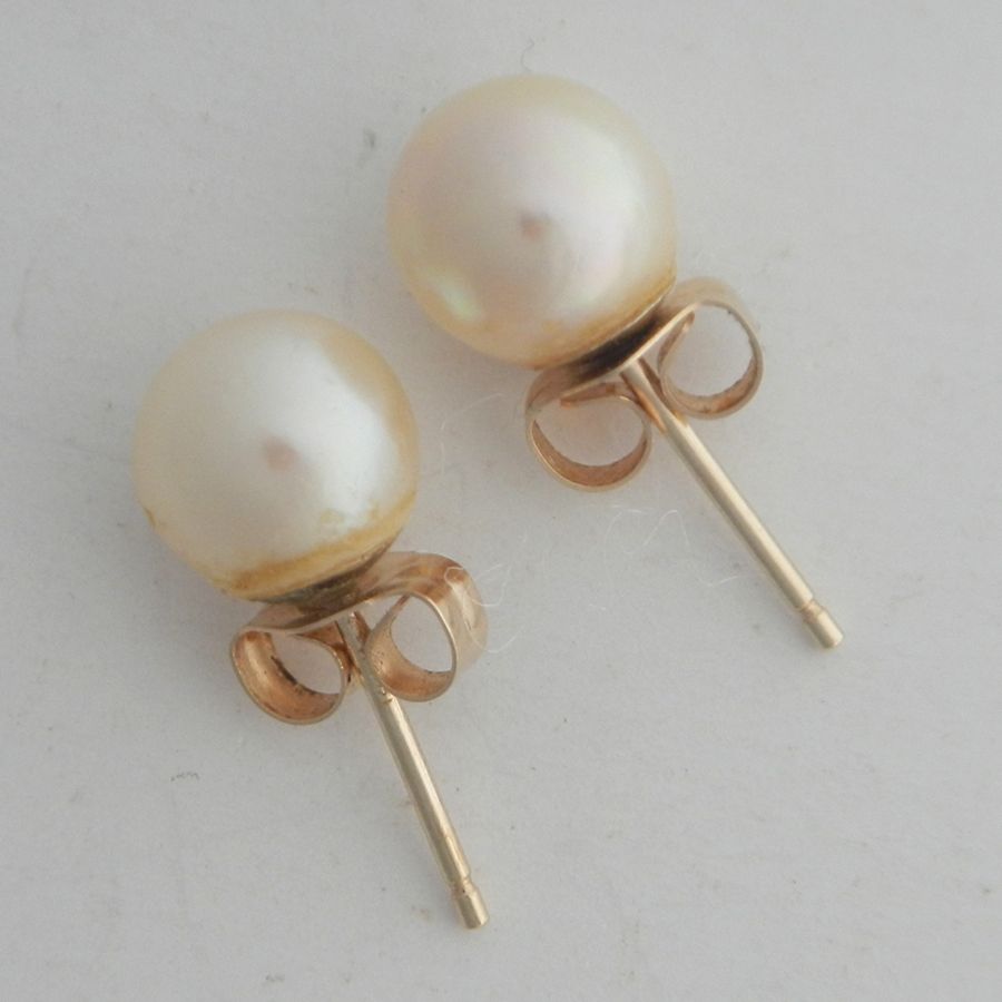 14K Pearl Stud Earrings 14K Pearl Stud Earrings