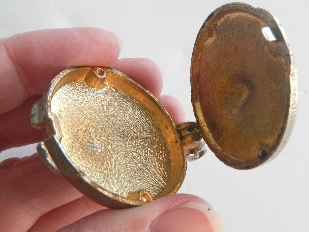 Callejero Napoleon Perfume Locket Pendant Callejero Napoleon Perfume Locket Pendant