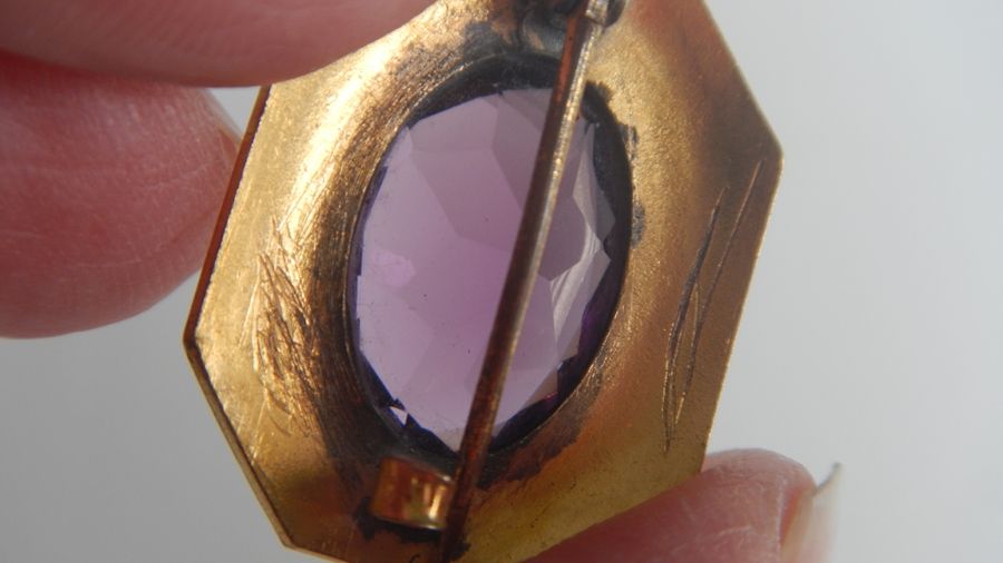 Victorian Etched Pin With Amethyst Colored Stone Victorian Etched Pin With Amethyst Colored Stone