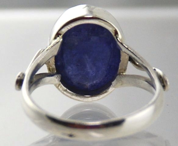 Sterling Silver Ring With Tanzanite Cabochon - 9.84cts Sterling Silver Ring With Tanzanite Cabochon - 9.84cts