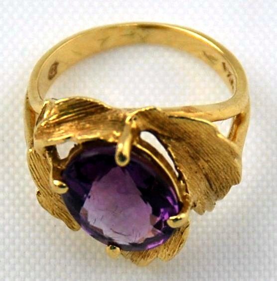 Amethyst Ring 14kt Yellow Gold - Floral Design Amethyst Ring 14kt Yellow Gold - Floral Design