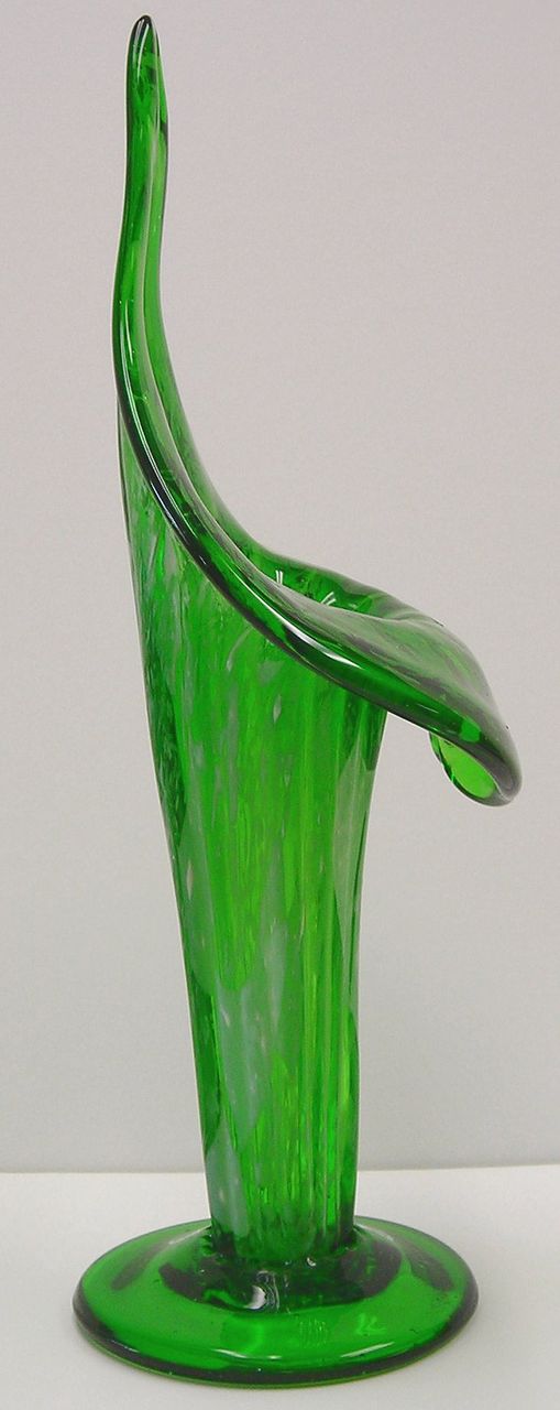 Jack - In - The - Pulpit Green Glass Vase Jack - In - The - Pulpit Green Glass Vase