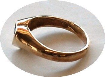 Blue Topaz Ring 14kt Yellow Gold Heart Shape , Size 4 1/4 Blue Topaz Ring 14kt Yellow Gold Heart Shape , Size 4 1/4